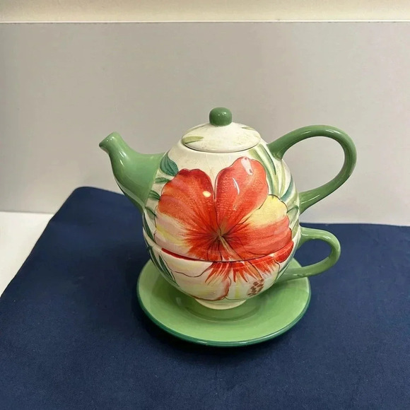 Adorable Island Plantations teapot with cup and saucer. - Picture 2 of 9